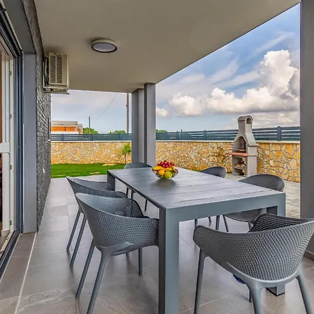 Stunning In With Outdoor Swimming Pool Pula