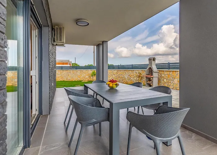 Cozy In With Wifi 풀라